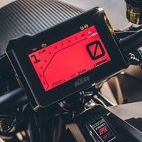 brabus 1300 r tft panel details