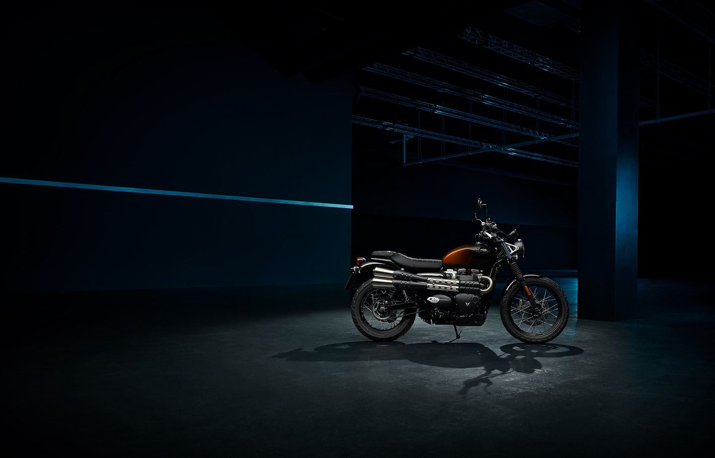 2024 Triumph Scrambler 900 in Orange Stealth.