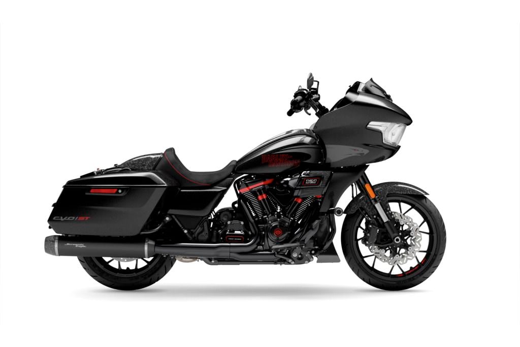 2024 CVO Road Glide ST in Raven Metallic.