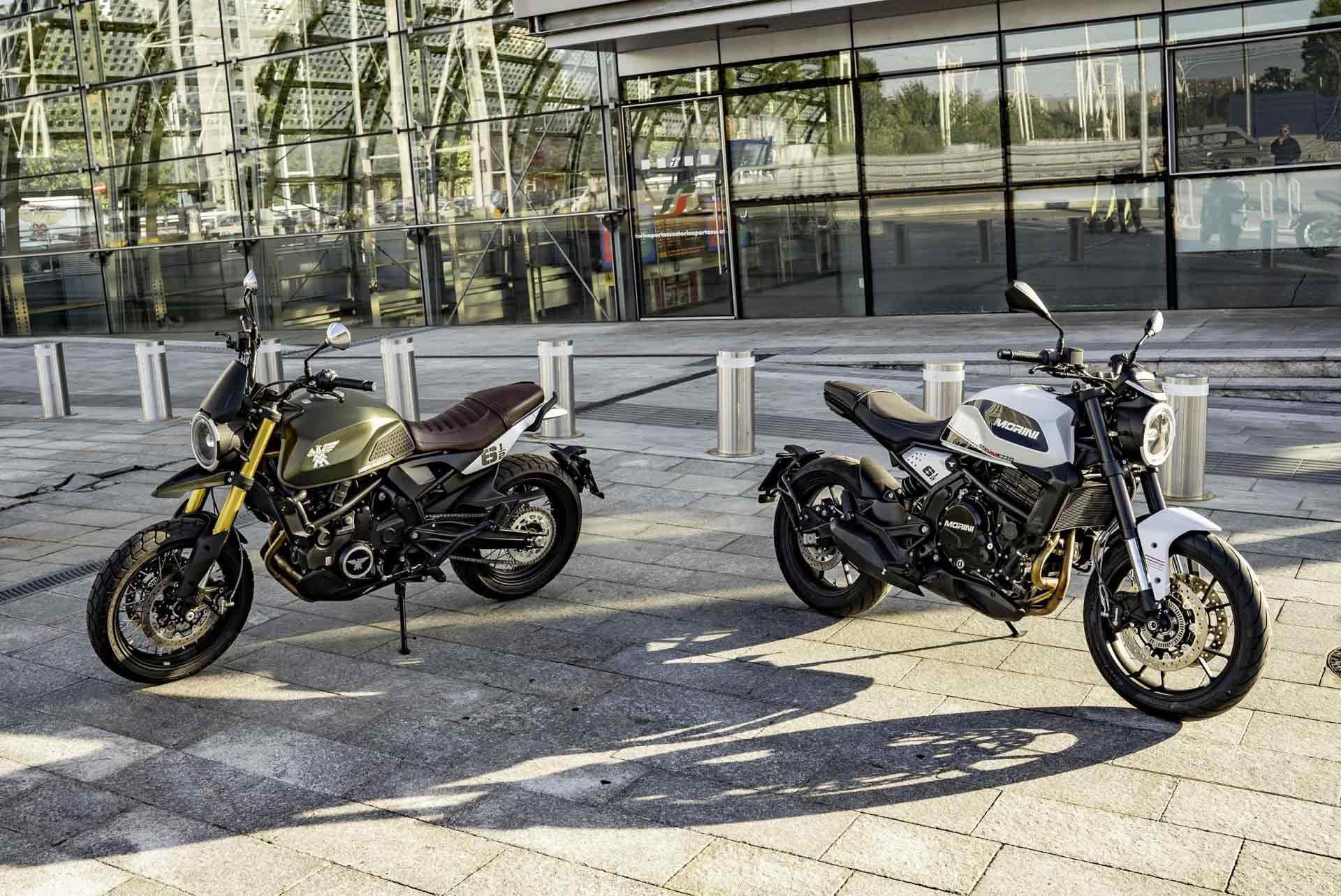 There are a few versions of the Seiemmezzo 6 1/2, the scrambler-style SCR (L), and the cafe-racer-style STR (R).