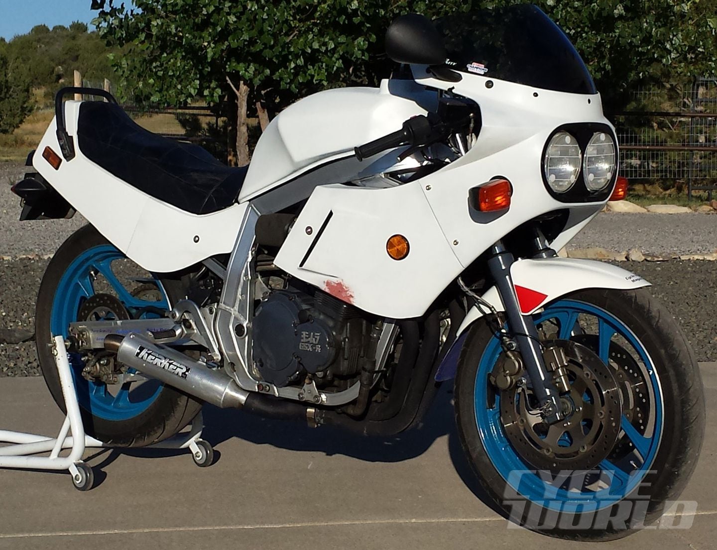 IENATSCH TUESDAY: 1986 Suzuki GSX-R1100 & 2015 Yamaha FZ-07