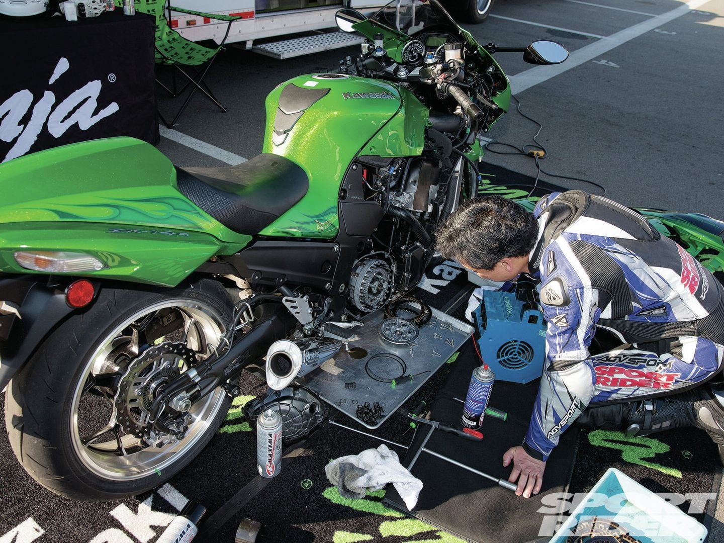 Kawasaki ZX-14R 8-second Quarter Mile Attempt | Cycle World