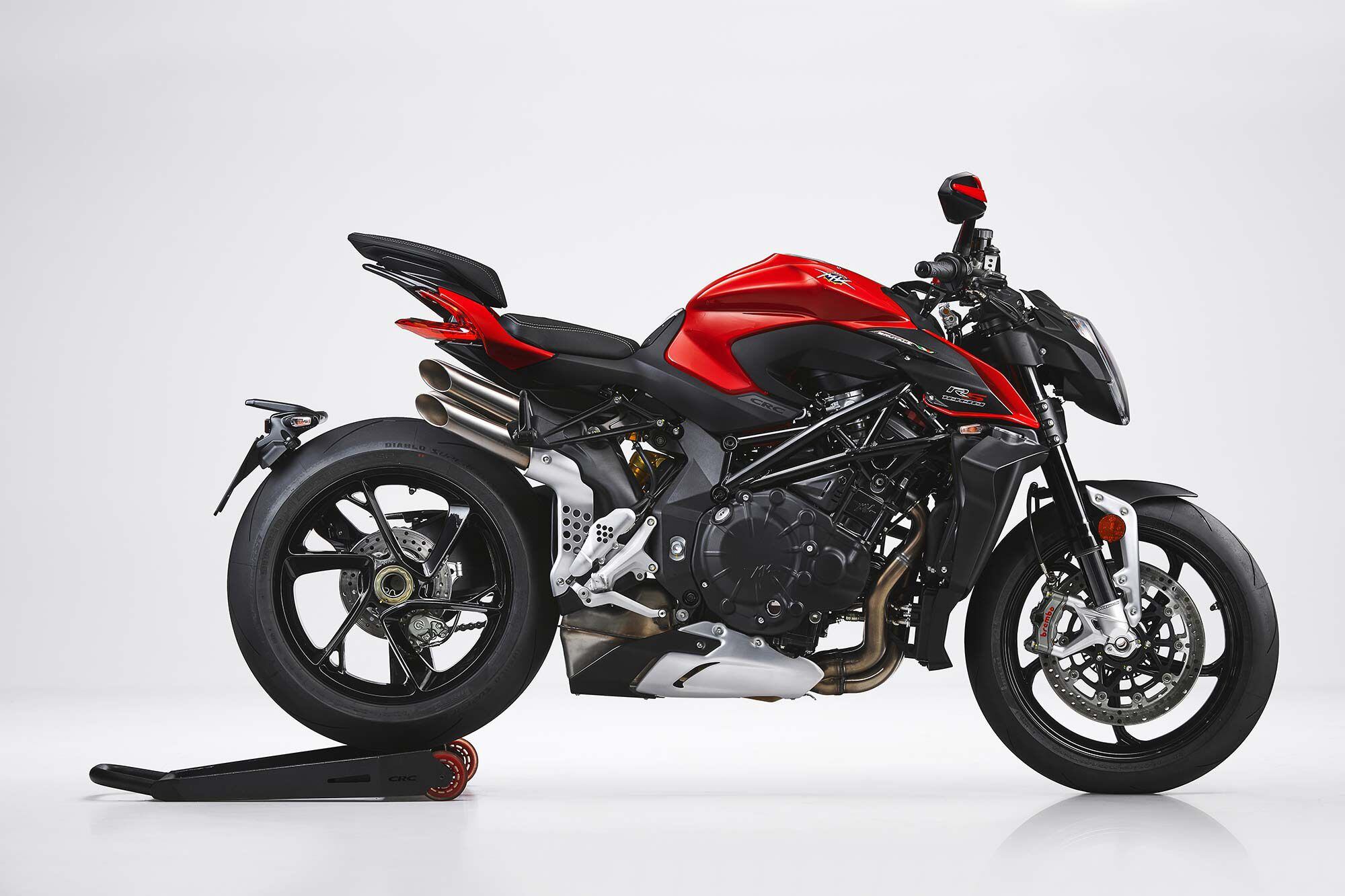 At a time when other OEMs are abandoning their inline fours, MV Agusta doubles down on their Brutale RR and RS by updating the engine with a new balance shaft.