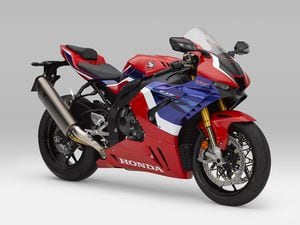 Honda fireblade 2021 price deals