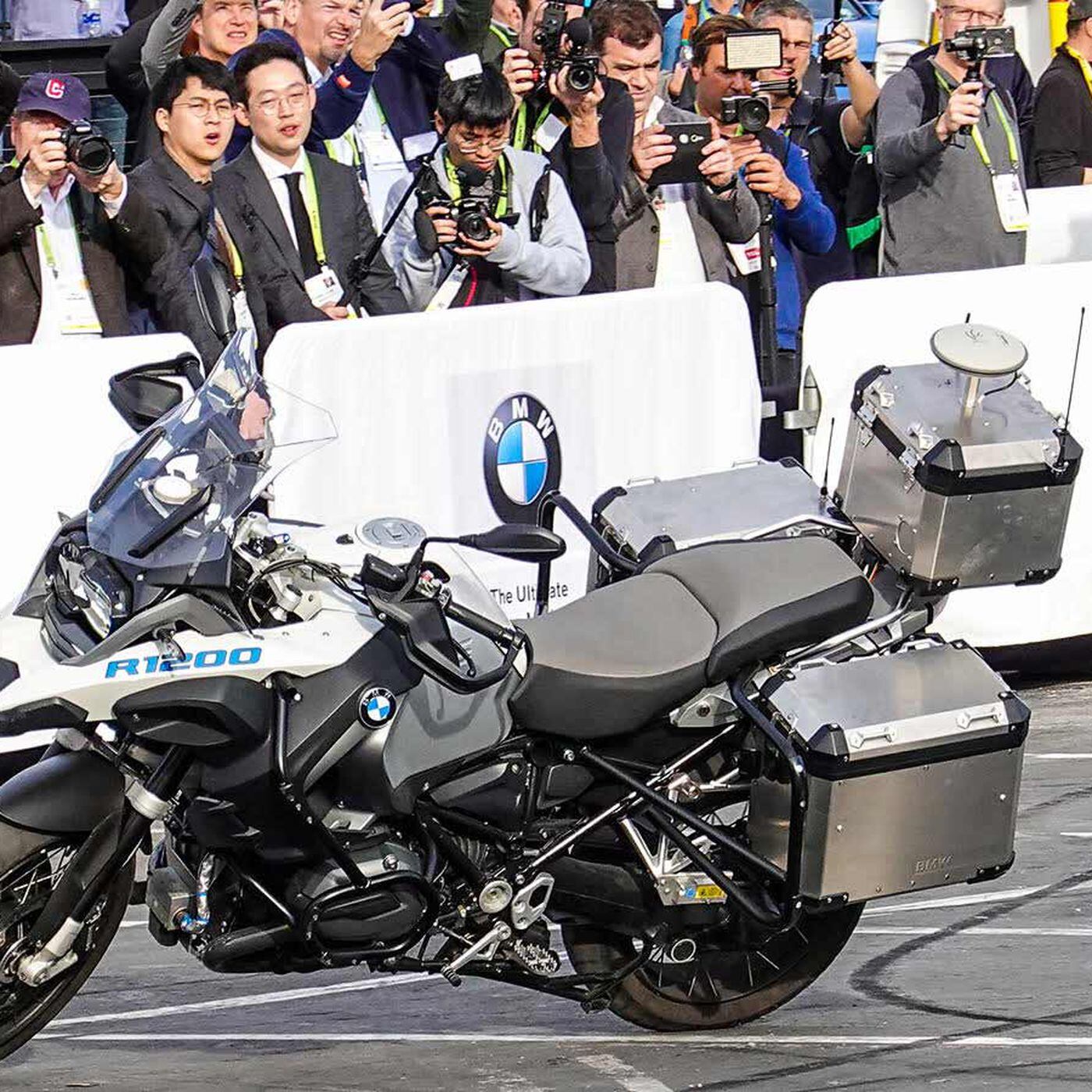 How Will Motorcyclists Safely Ride Among Autonomous Automobiles